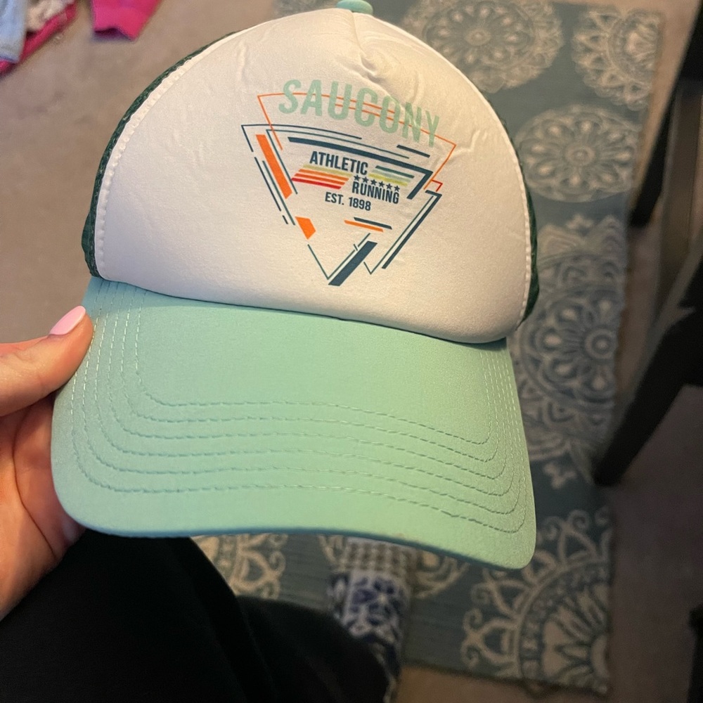 Saucony trucker hat